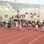 Fëmijët “pushtojnë” stadiumin/“Gara me biçikleta”, një prej aktiviteteve…