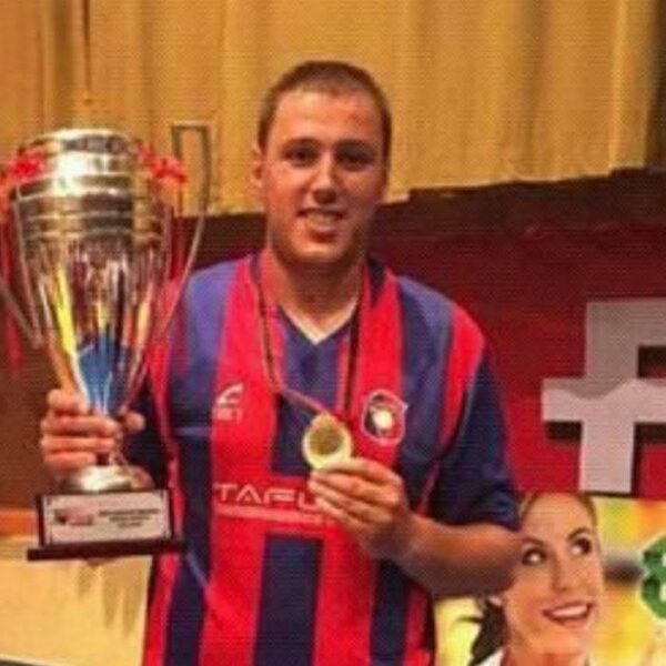 E trishtë/ Shuhet në moshën 39-vjeçare ish-kampioni i…