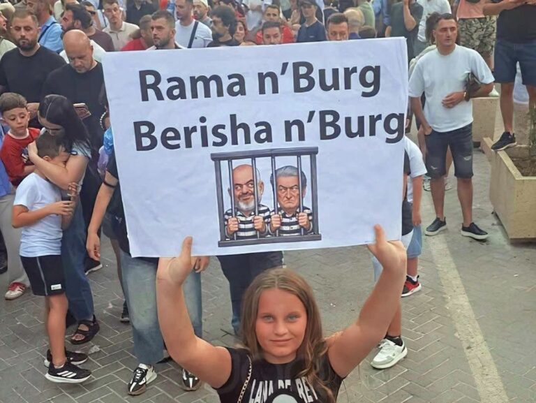 Zverneci, protesta dhe pyetja që askush nuk po e bën në Shqipëri…
