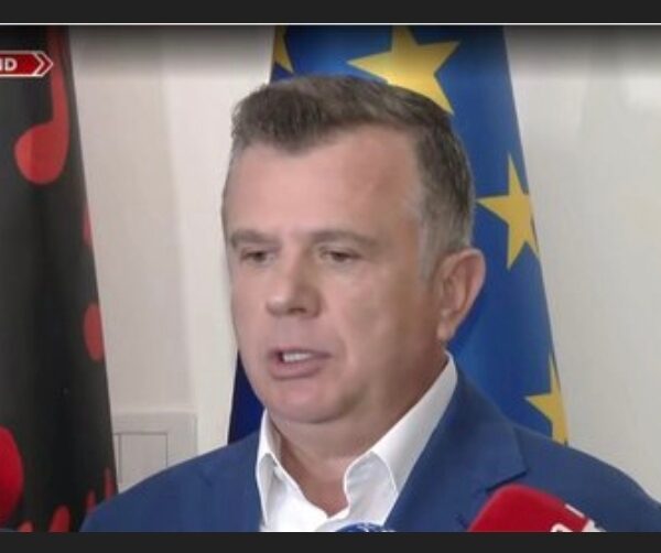 Largimi i “neomalësores”, Balla: Të dorëzojë mandatin që&hellip;