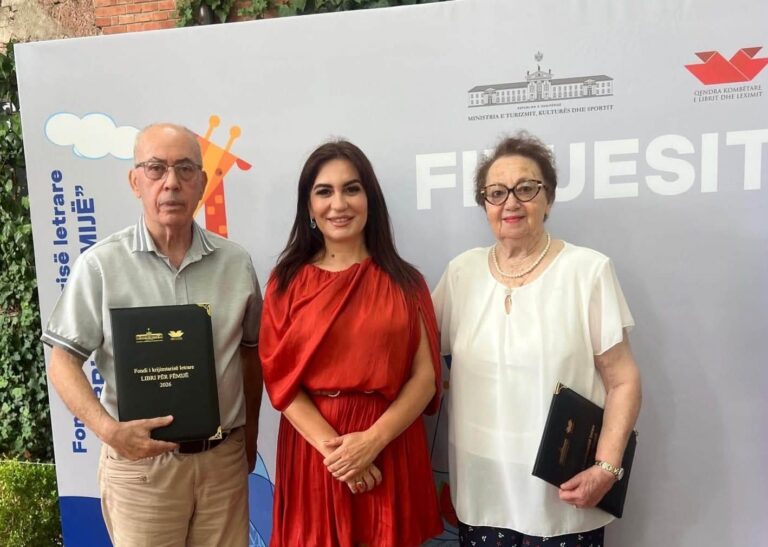 Plaku me akullore” i Xhahid Bushatit përzgjidhet ndër veprat fituese të vitit 2026…