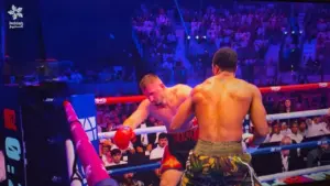 Kristian Prenga trondit Anthony Joshua-n, por britaniku rikthehet dhe fiton…
