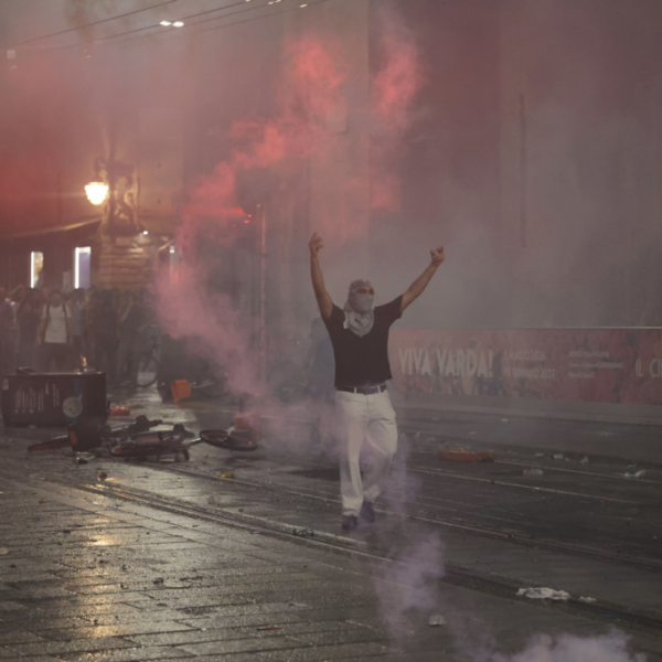 Protesta për vdekjen e Abderrahim Fakir kthehet në…